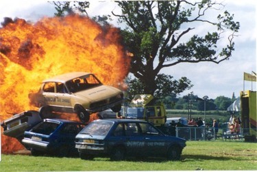 Centre ring stunt car performance