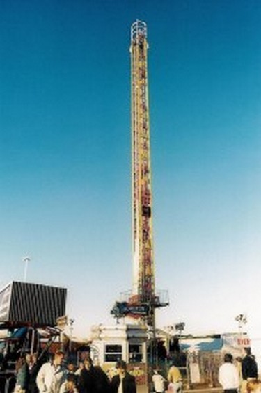 Fun fair thrill ride