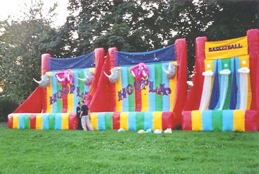 Inflatable side stalls